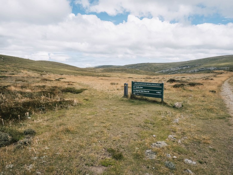 Caminata en la señalización de Falls Creek