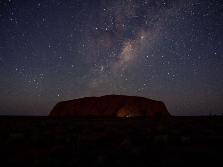 Uluru de noche